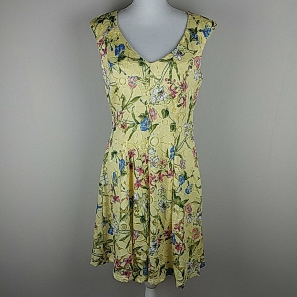 Madison Leigh V neck yellow floral dress size 8